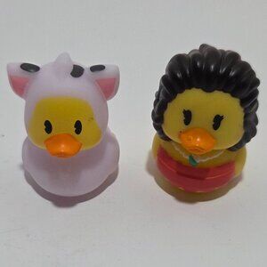 Disney mini ducks Moana and Pua